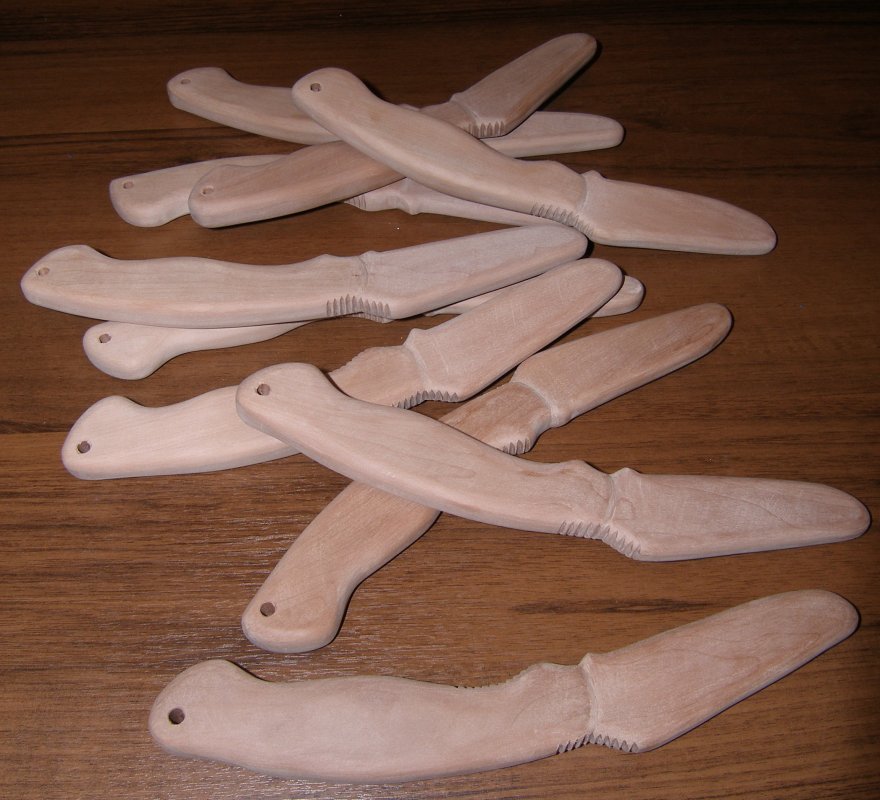 Imitacii__Spyderco_Military_iz_grushi.JPG