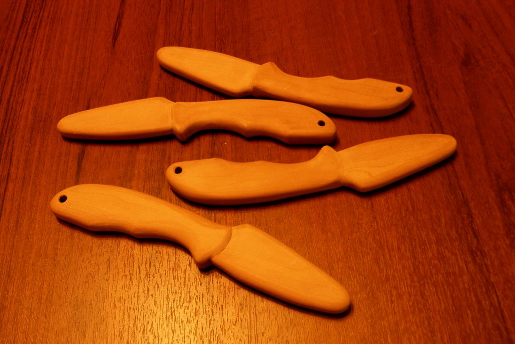 Imitacii__Spyderco__iz_grushi.jpg
