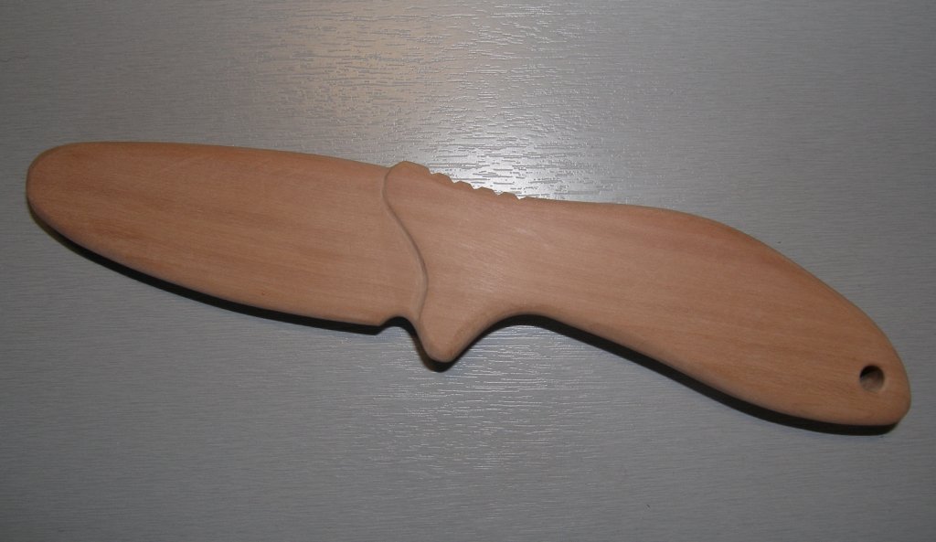 Imitaciya_nozha_Kershaw_iz_grushi.jpg