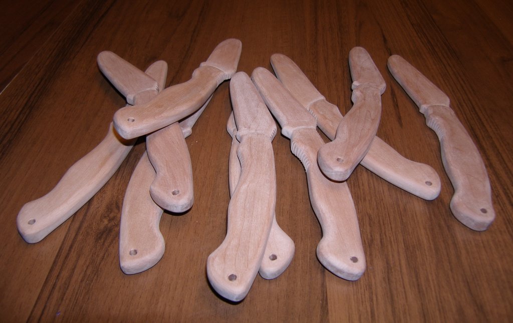 __Spyderco_Military_iz_grushi.JPG