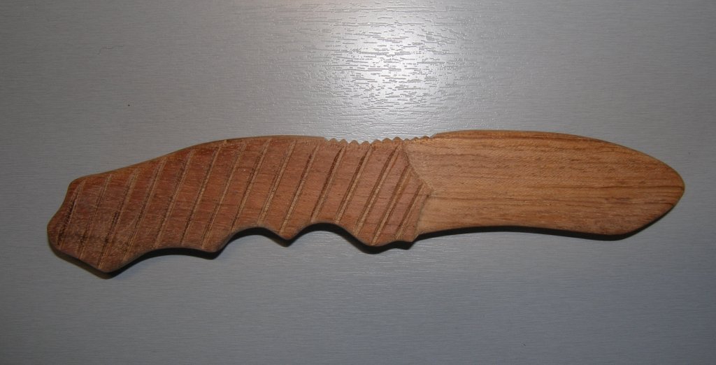 Imitaciya_nozha_Triumph_CRKT__iz_yatobo.jpg