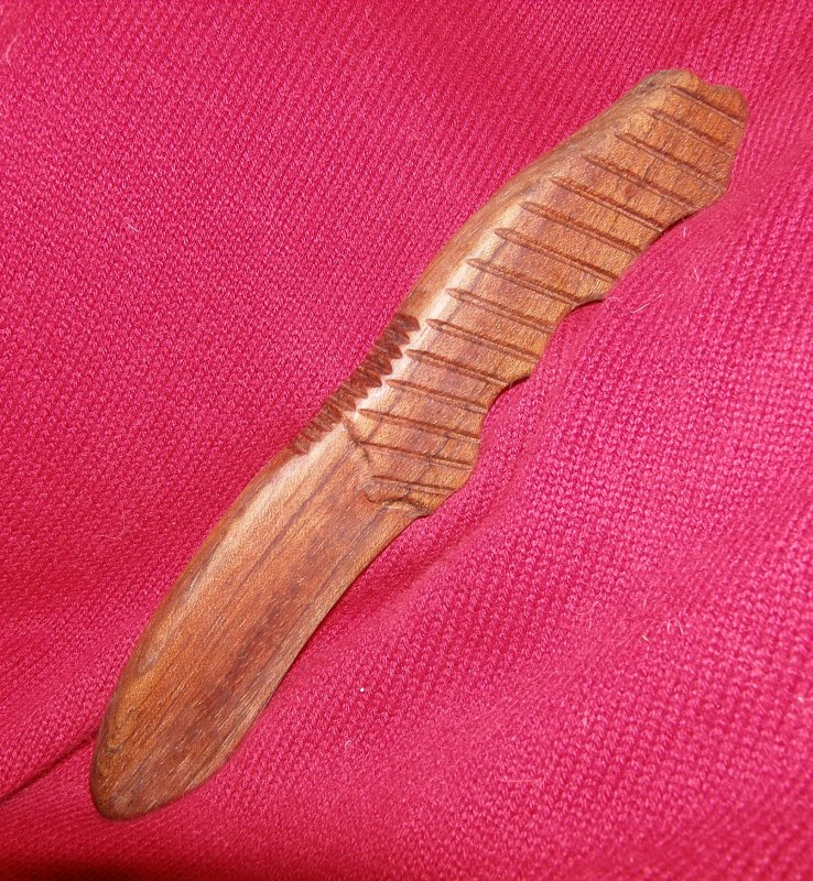 Imitaciya_nozha_Triumph_CRKT__iz_yatobo_maslo.JPG