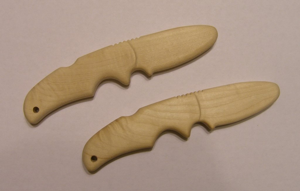 Imitacii__Spyderco_Native_3_iz_klena.JPG